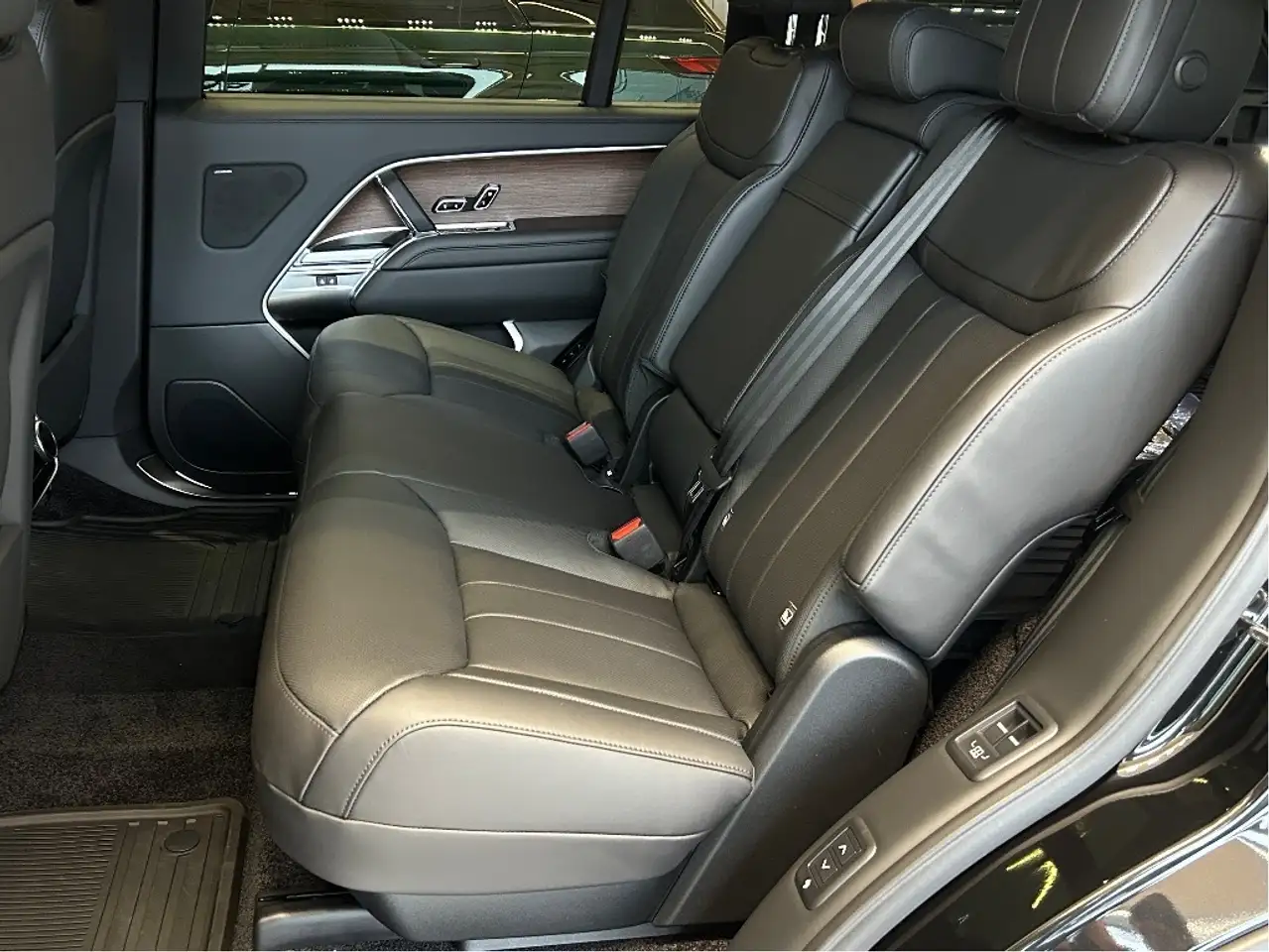 Land Rover Range Rover - Image 17