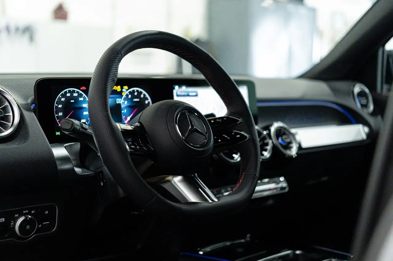 Mercedes-Benz GLB - Image 8