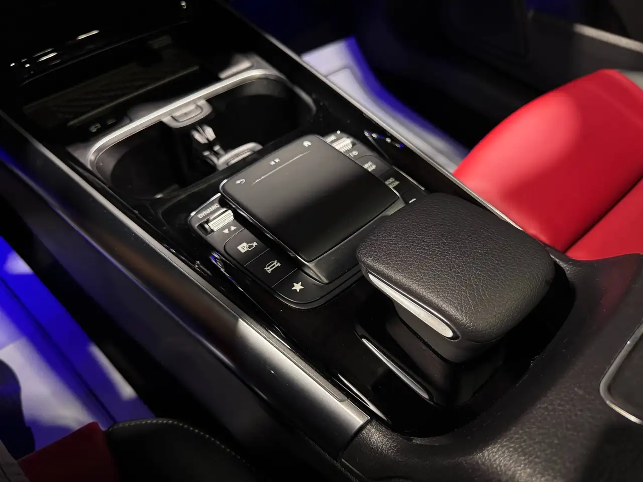 Mercedes-Benz GLA - Image 17