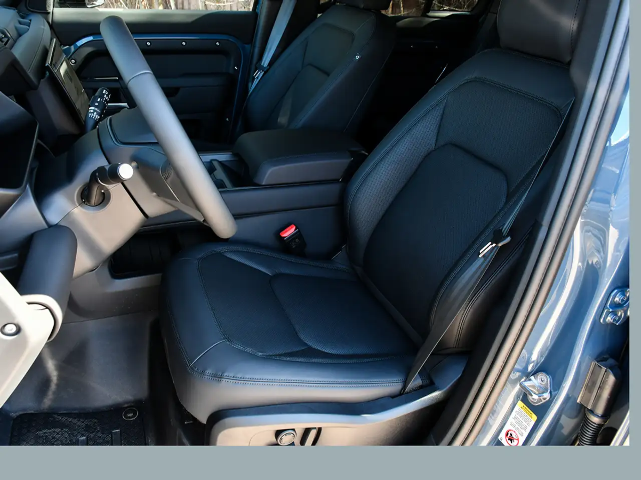 Land Rover Defender - Image 11