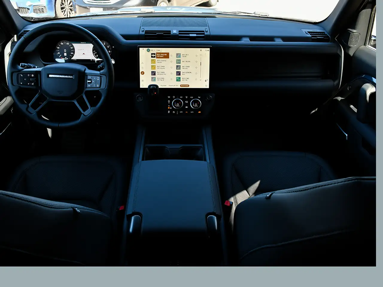 Land Rover Defender - Image 26