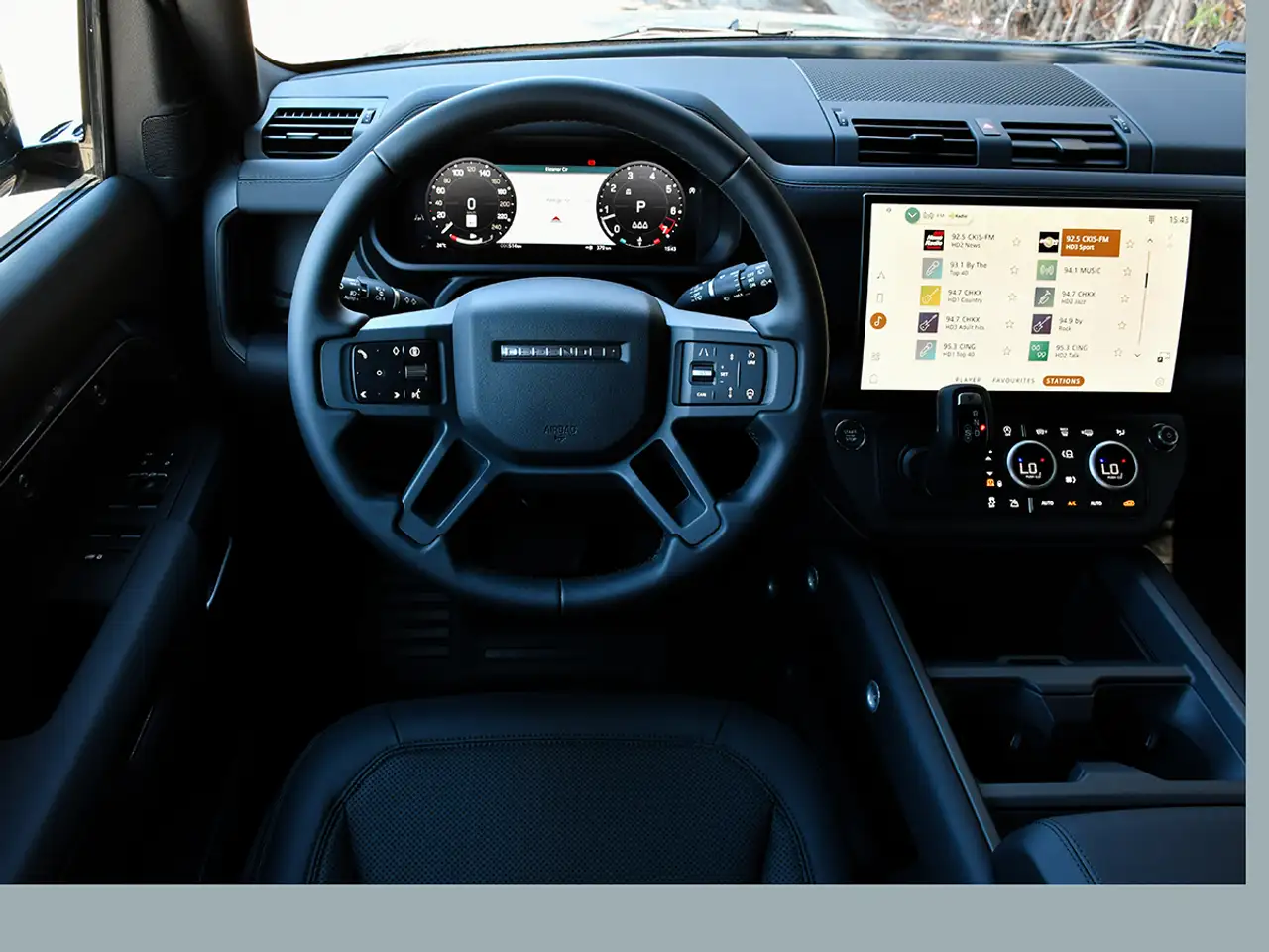 Land Rover Defender - Image 21