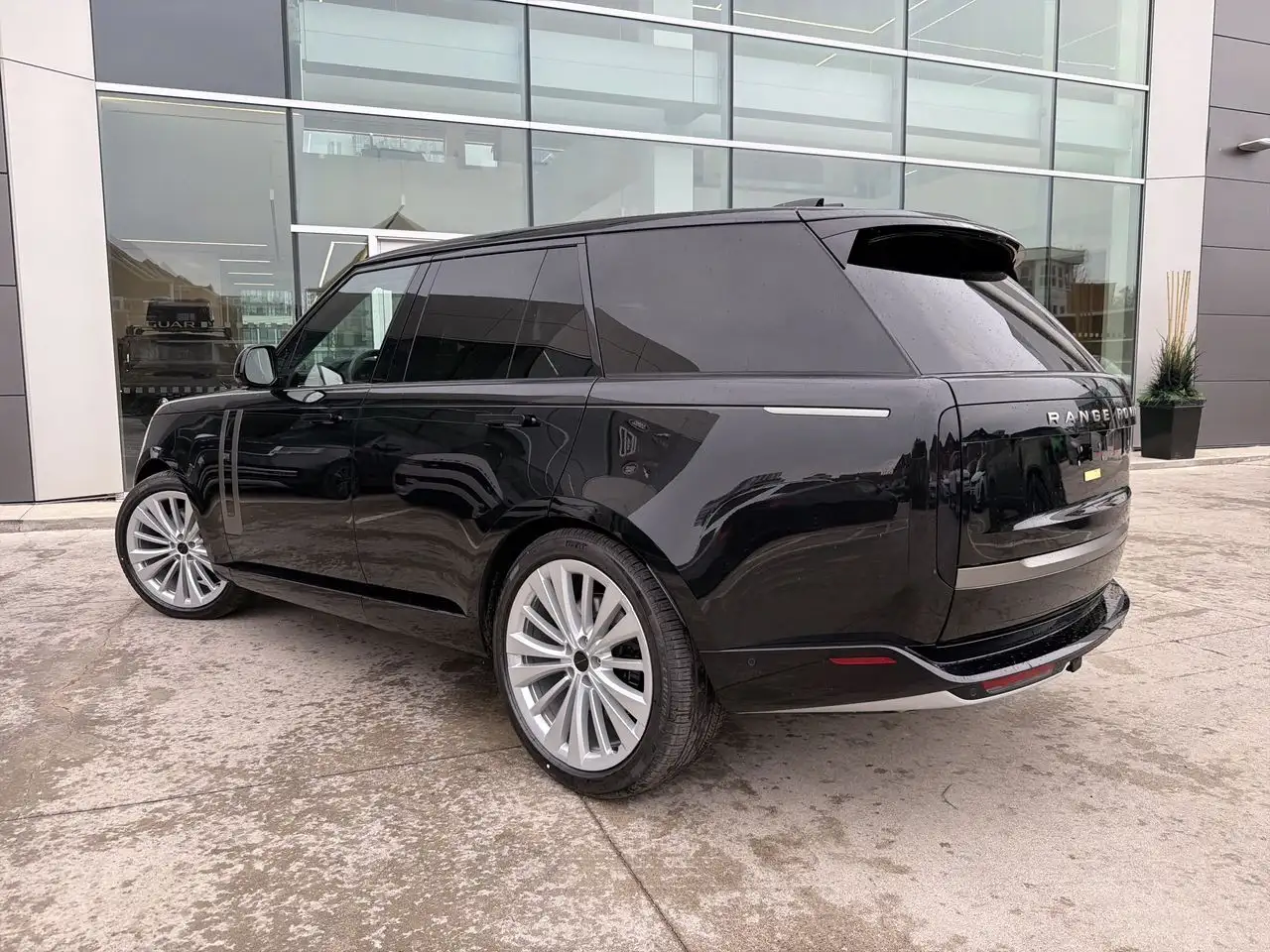 Land Rover Range Rover - Image 6
