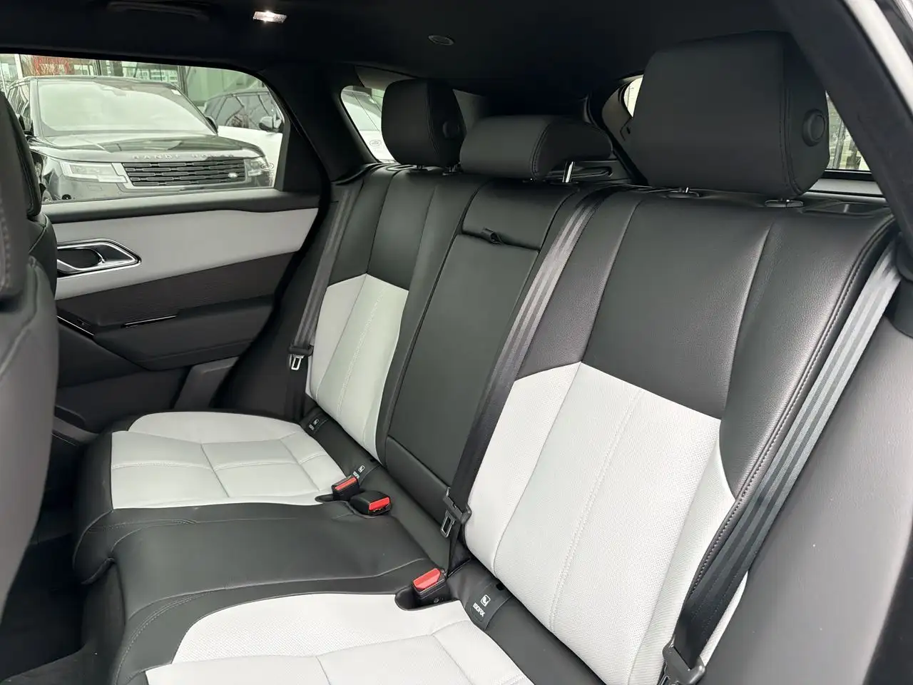 Land Rover Range Rover Velar - Image 20