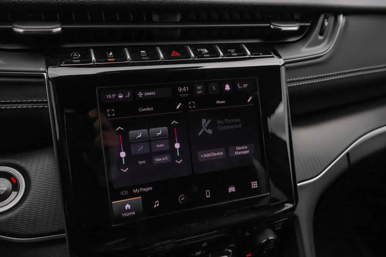 Jeep Grand Cherokee - Image 23