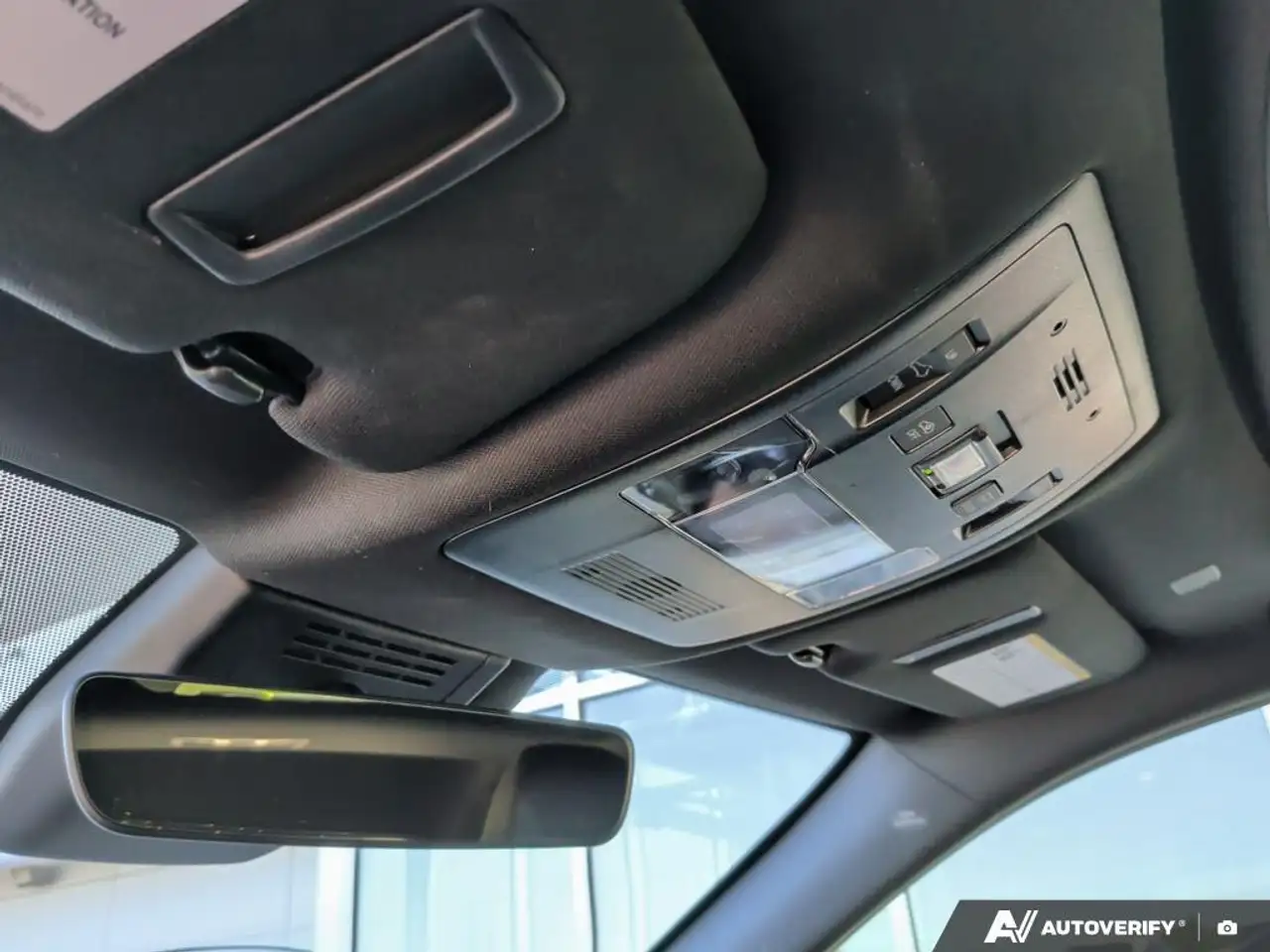 Lexus UX - Image 21