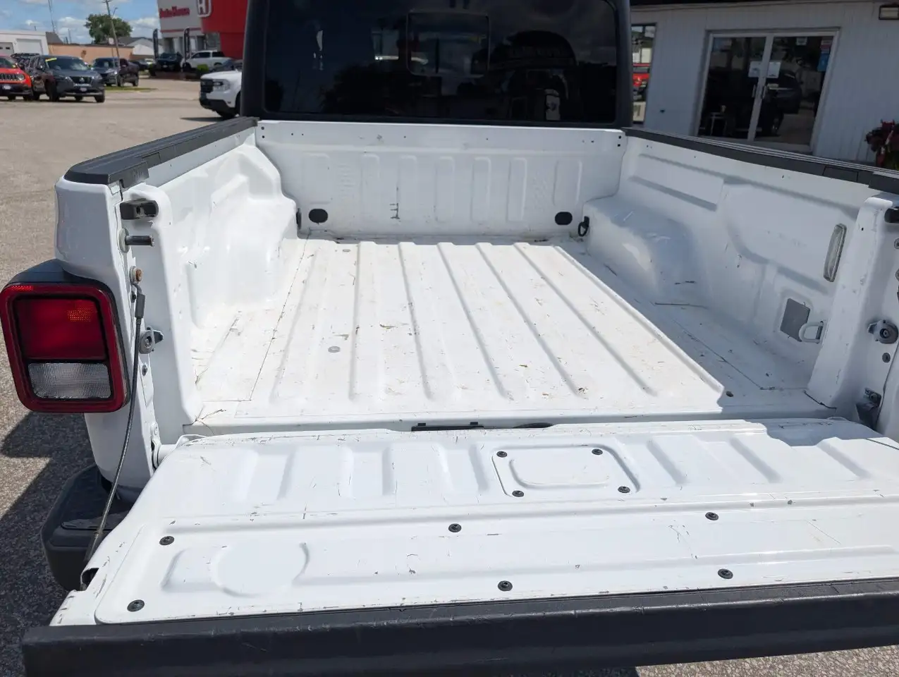 Jeep Gladiator - Image 14