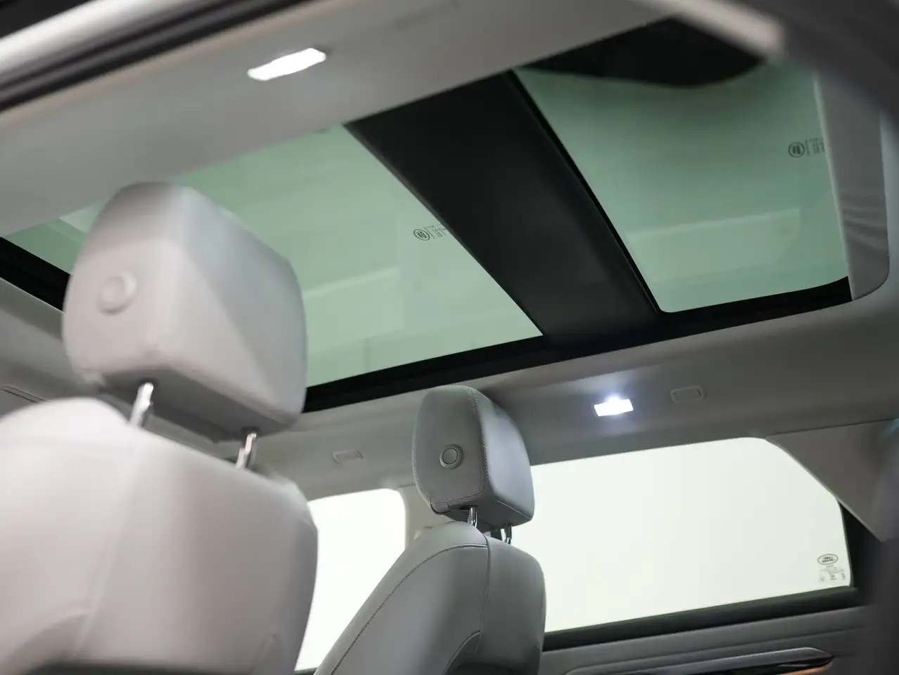 Land Rover Range Rover Evoque - Image 21