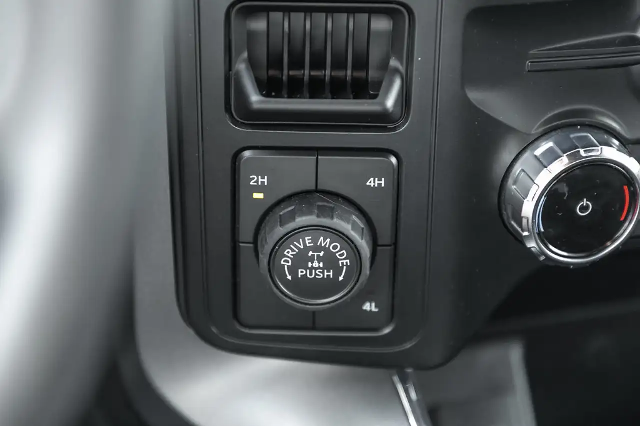 Ford F-150 - Image 36
