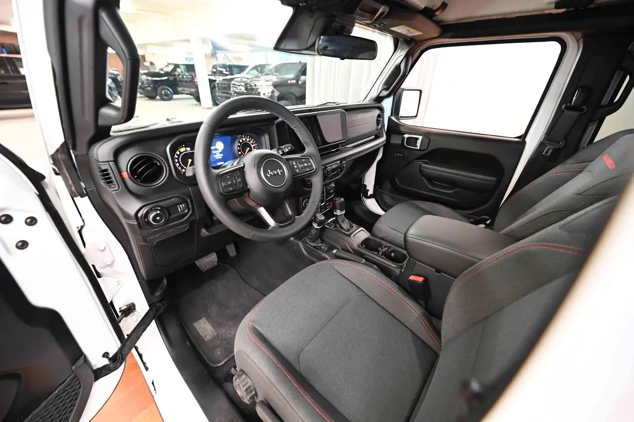 Jeep Wrangler - Image 10