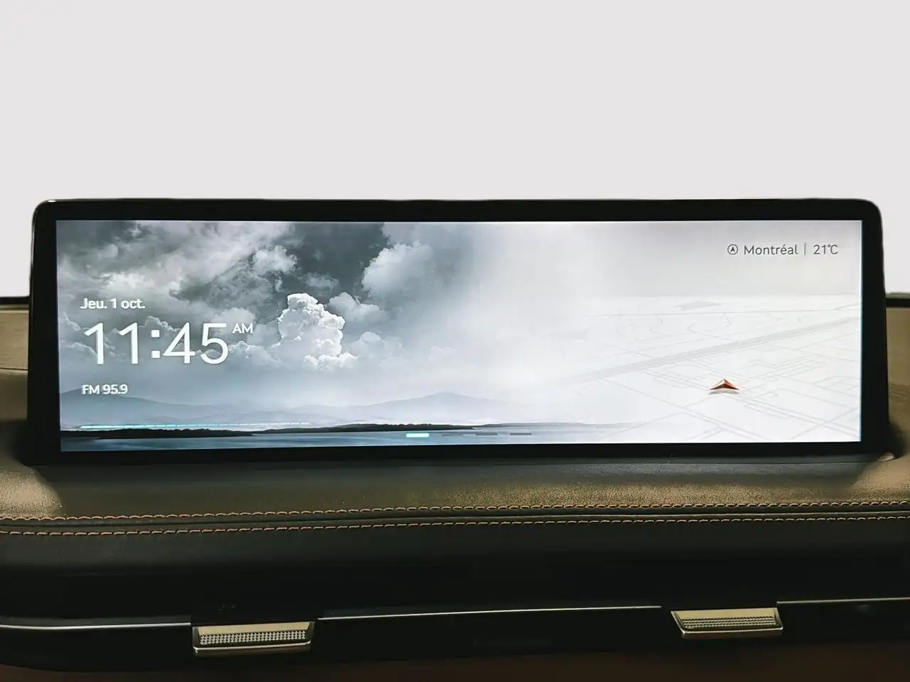 Genesis GV70 - Image 29
