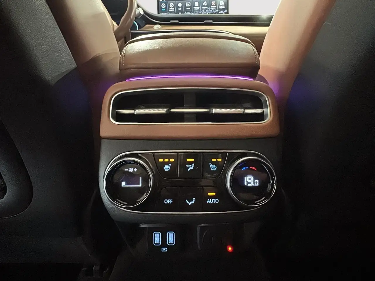 Genesis GV70 - Image 42