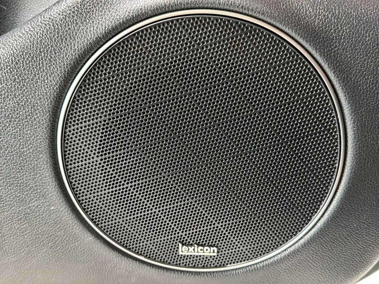 Genesis GV70 - Image 40