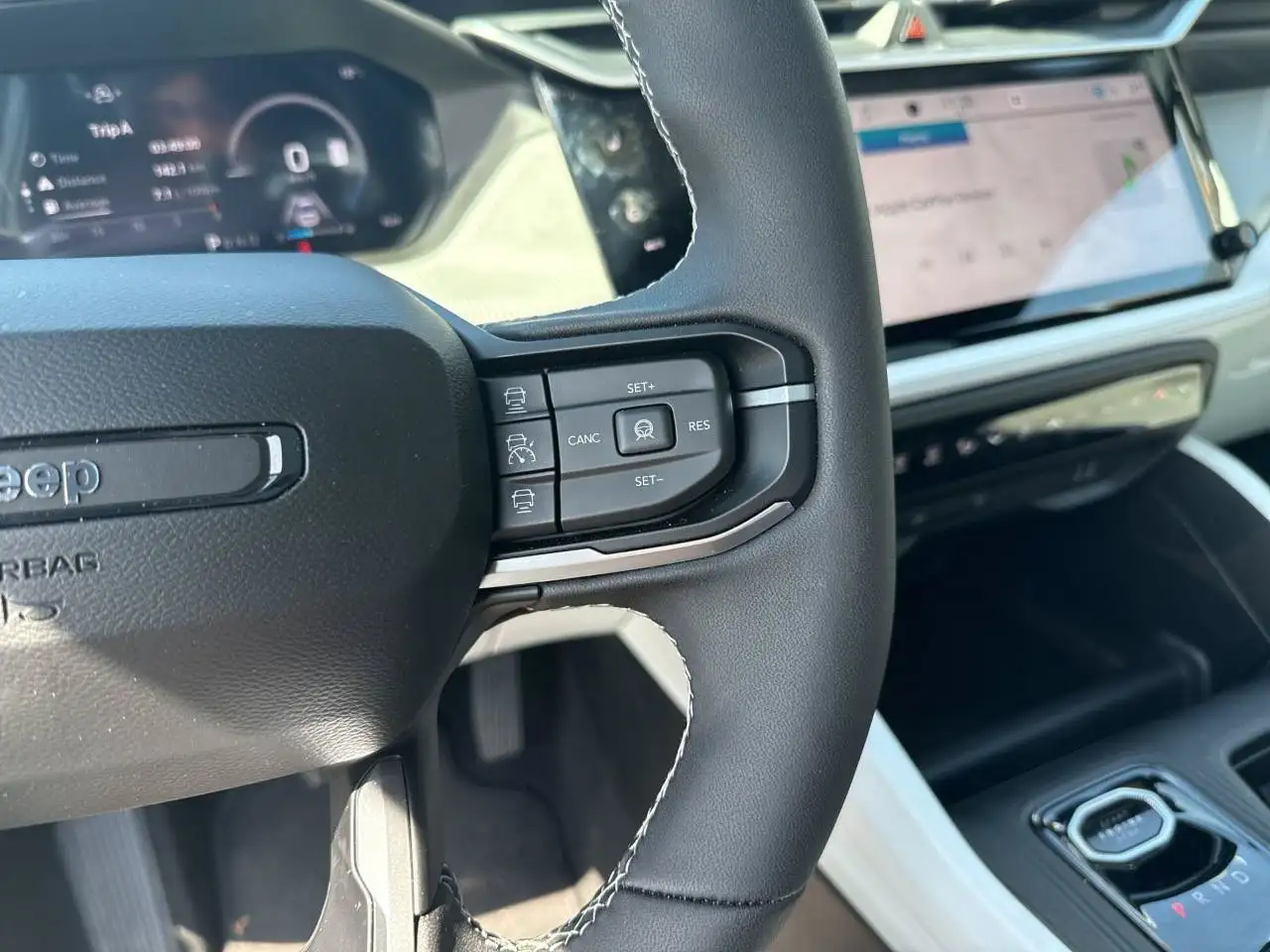 Jeep Cherokee - Image 18