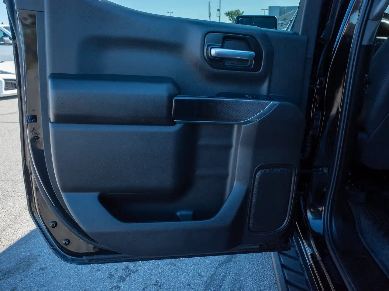 Chevrolet Silverado 1500 - Image 34