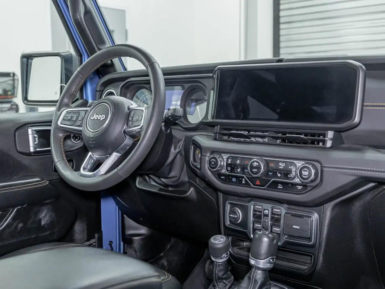 Jeep Wrangler - Image 28