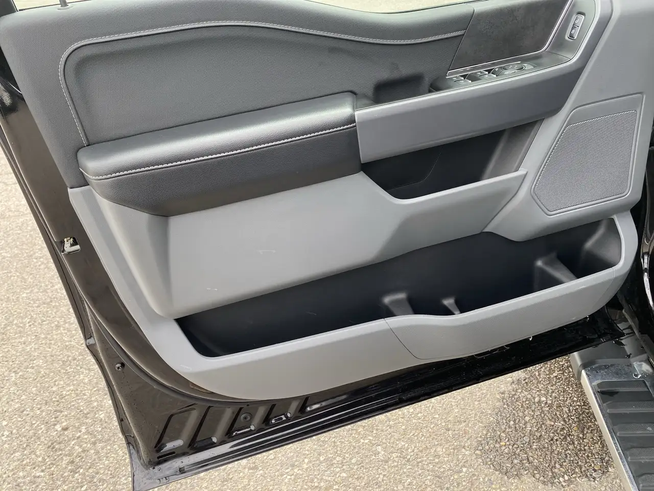 Ford F-150 - Image 10