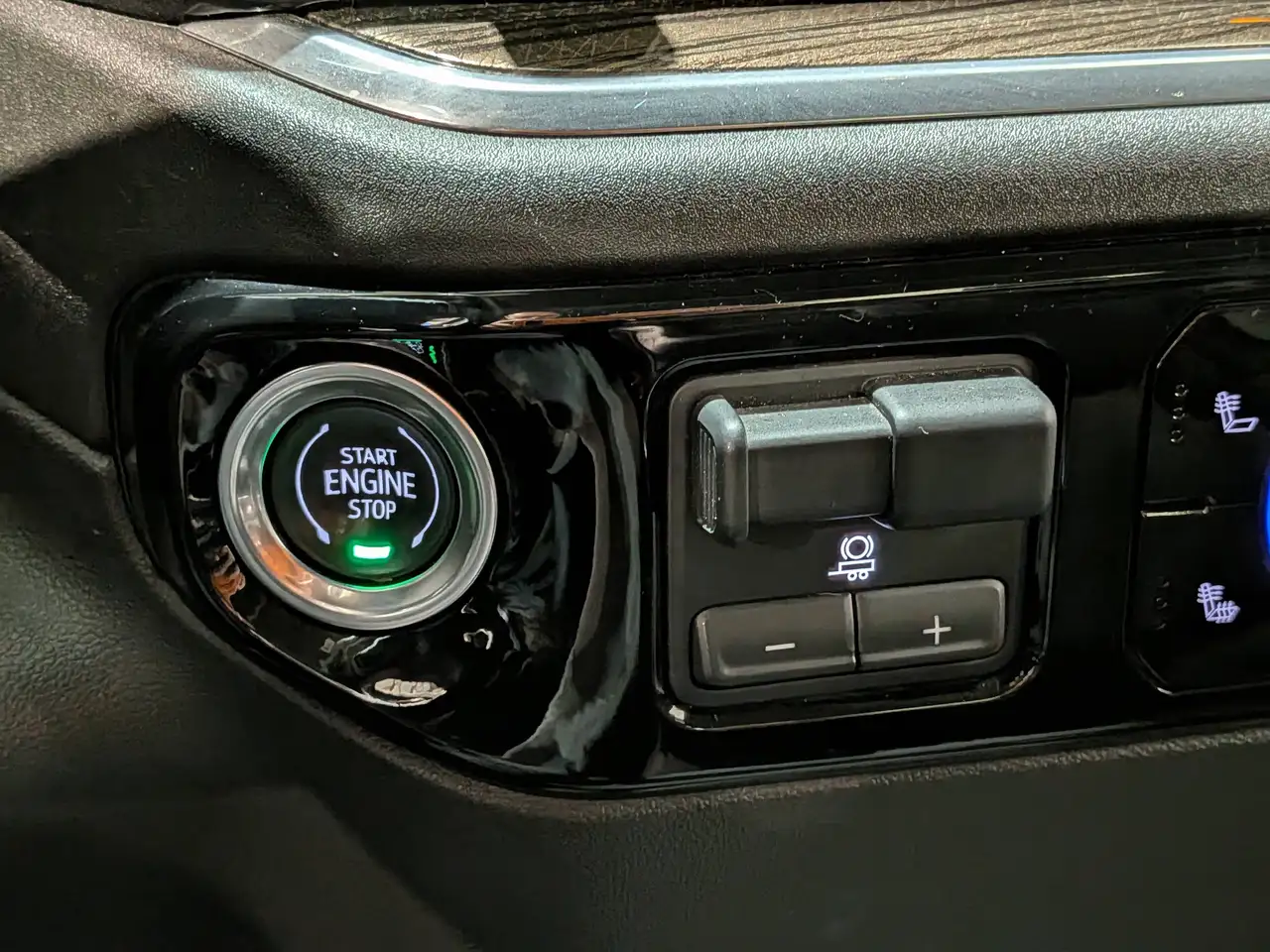 Chevrolet Silverado 1500 - Image 27
