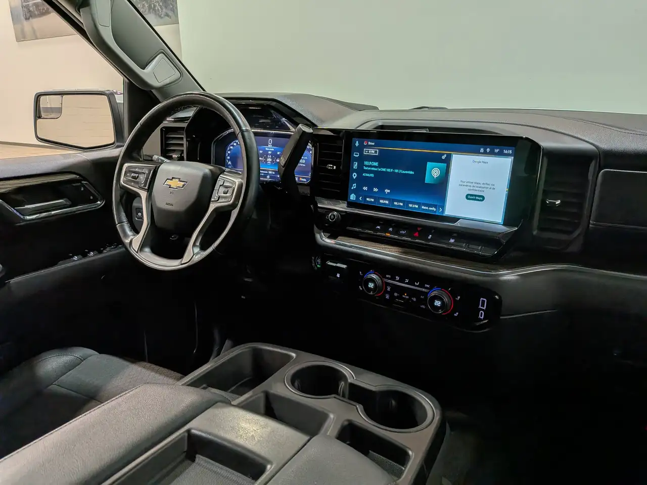 Chevrolet Silverado 1500 - Image 20