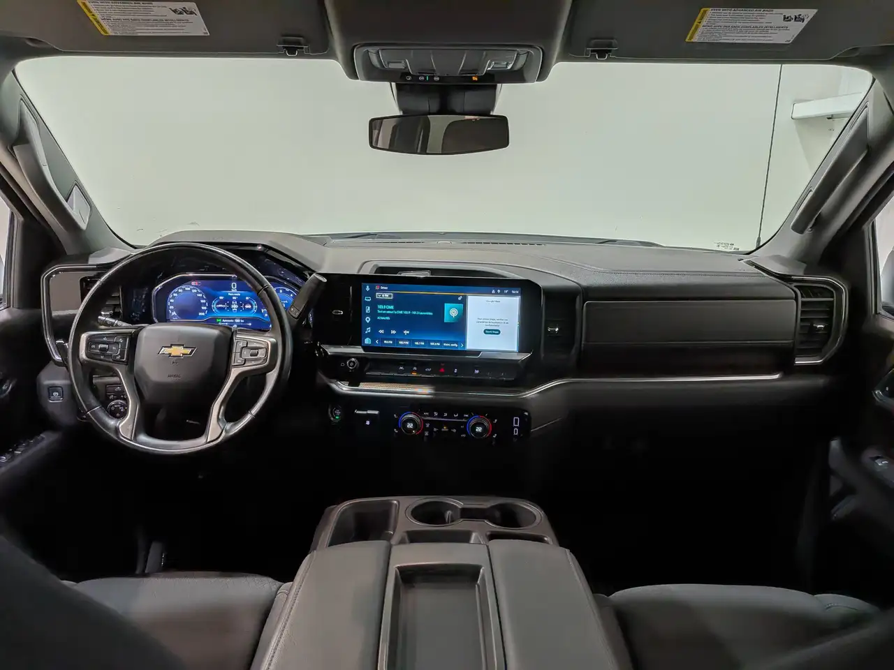 Chevrolet Silverado 1500 - Image 13