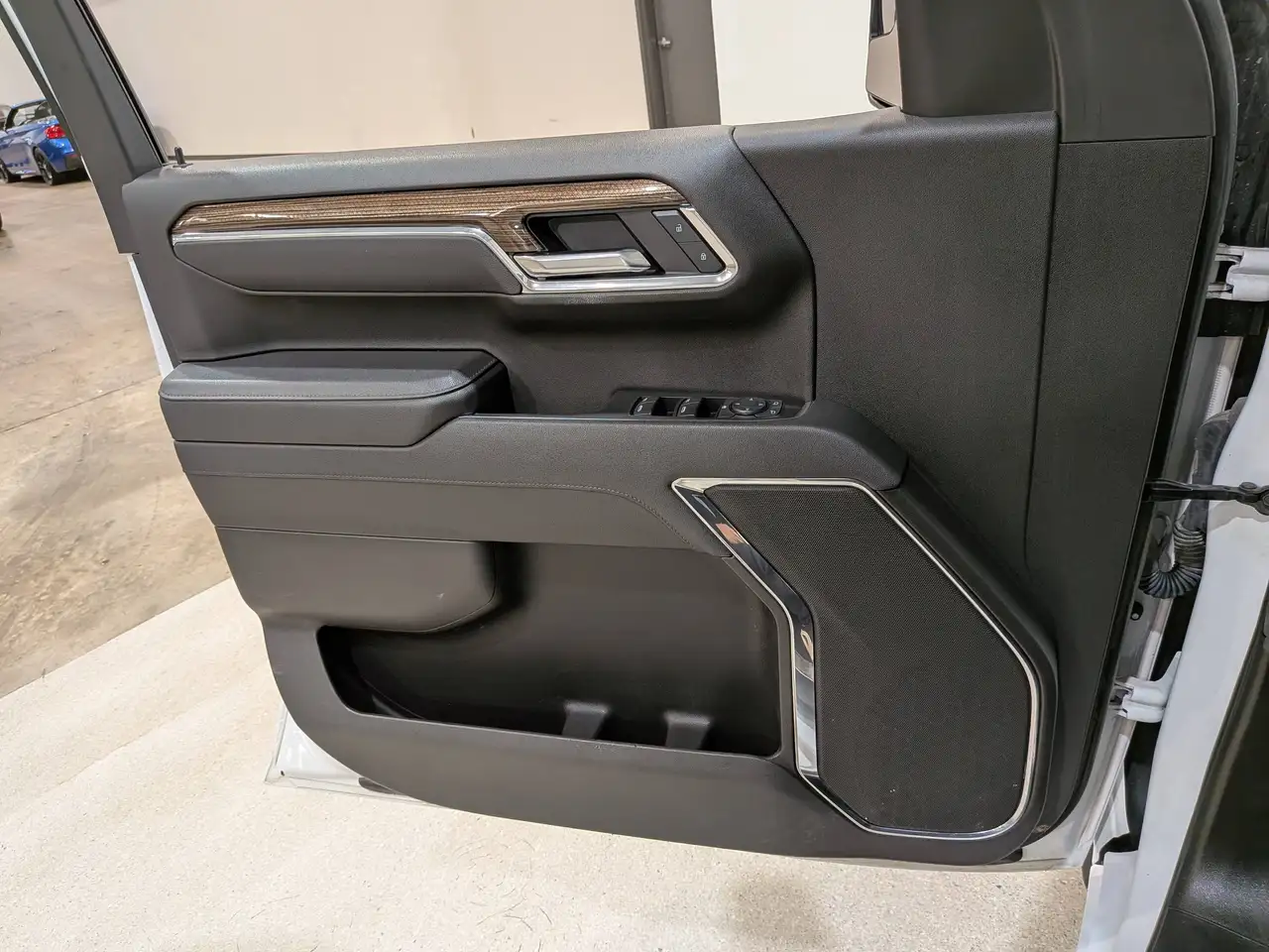 Chevrolet Silverado 1500 - Image 34