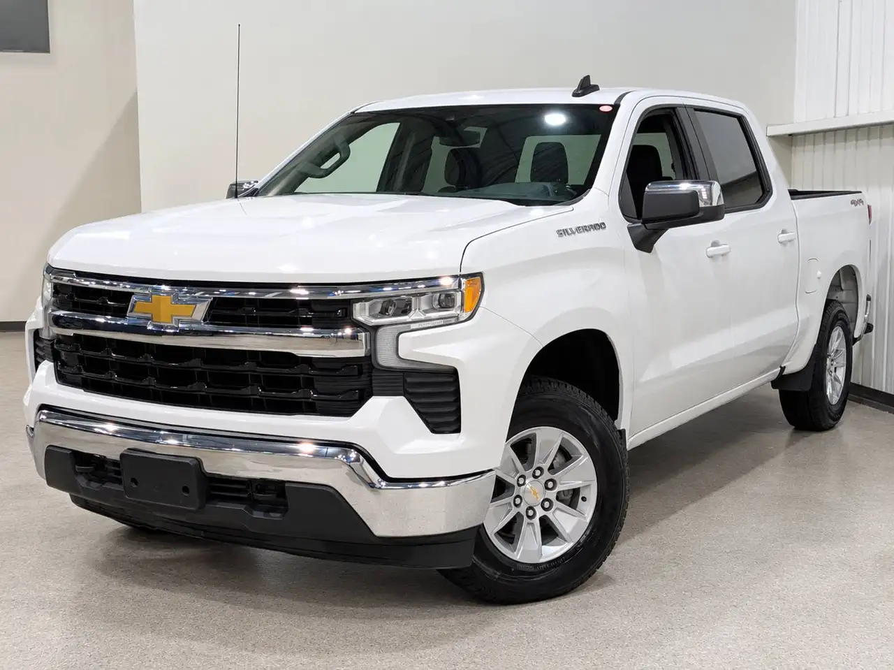 Chevrolet Silverado 1500 - Image 1