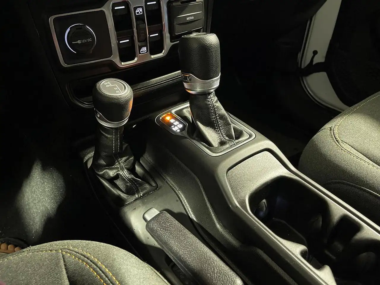 Jeep Wrangler - Image 19