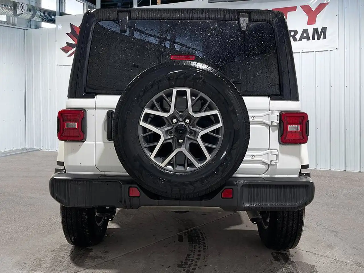 Jeep Wrangler - Image 4