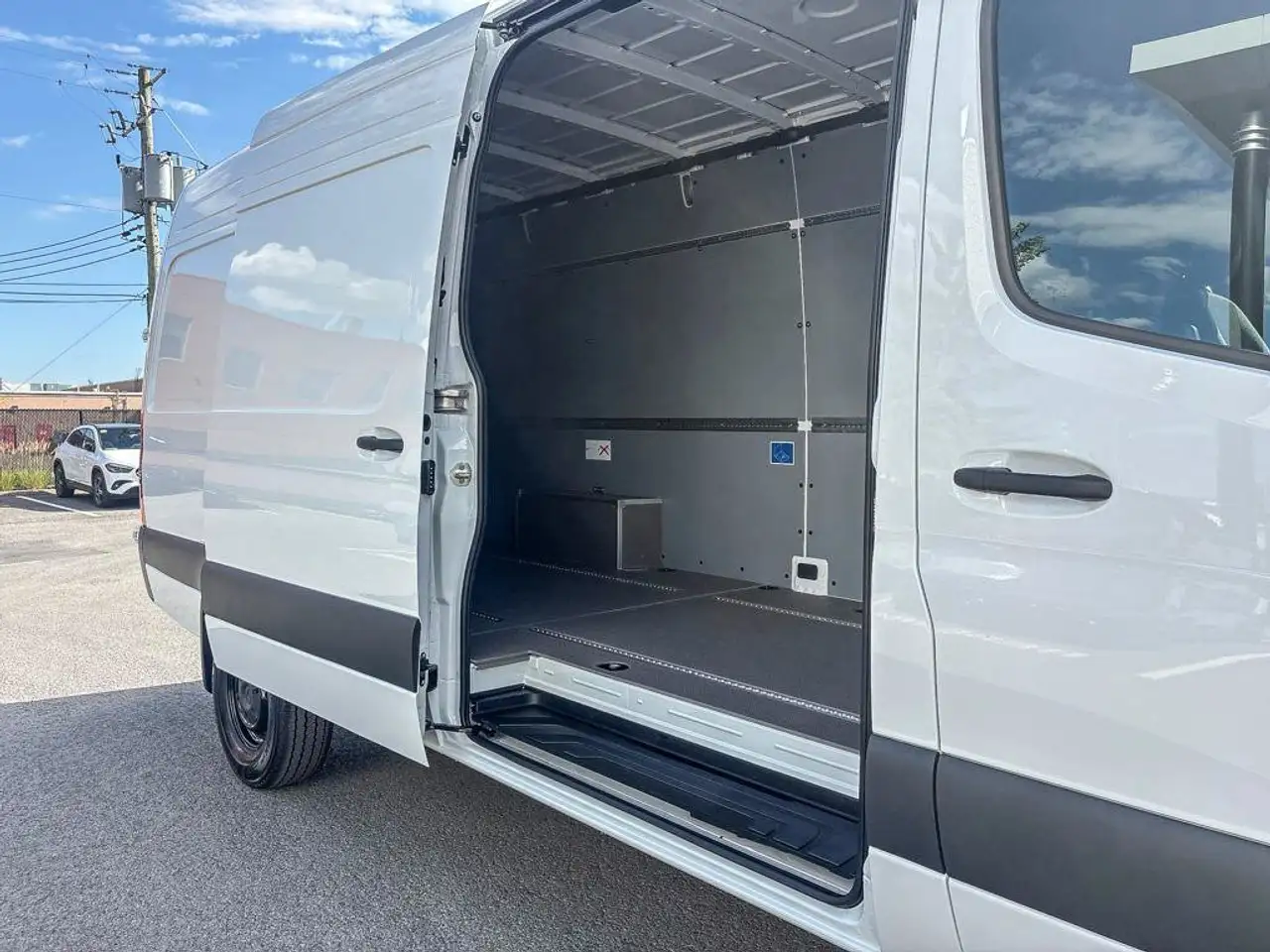 Mercedes-Benz Sprinter - Image 23