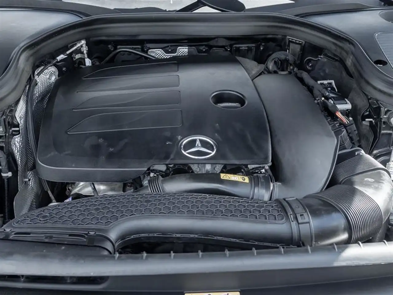Mercedes-Benz GLC - Image 29
