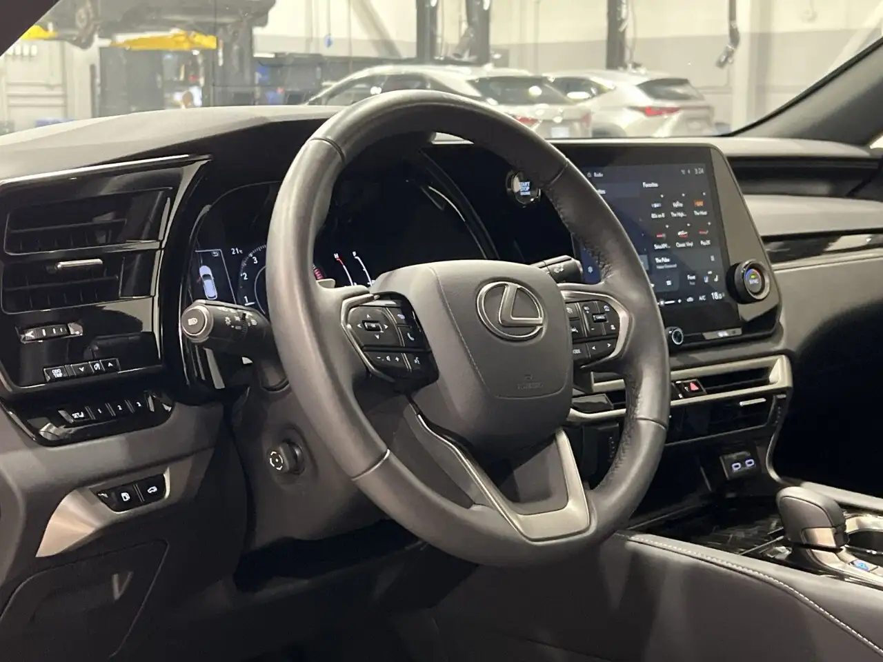 Lexus RX - Image 11