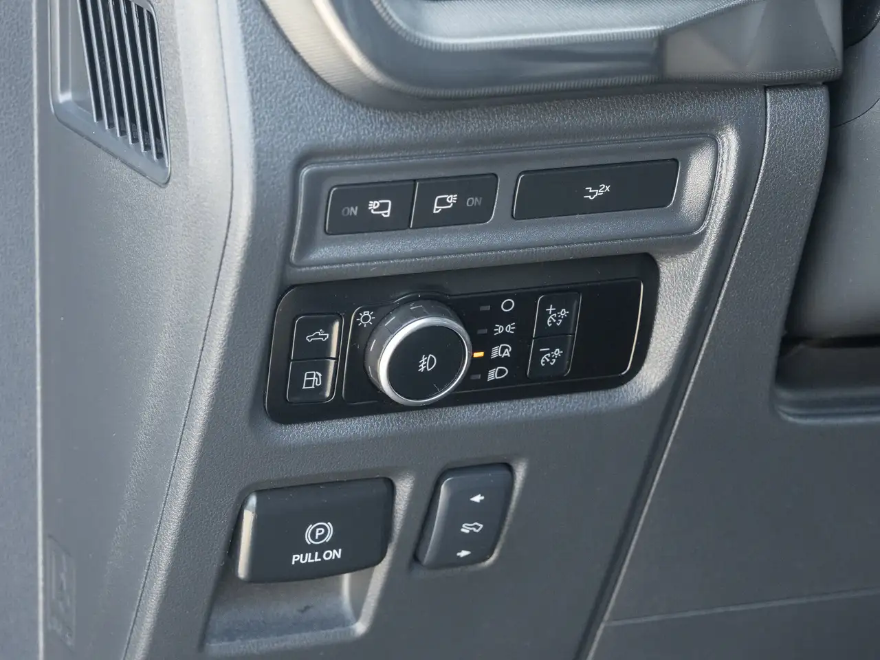 Ford F-150 - Image 20