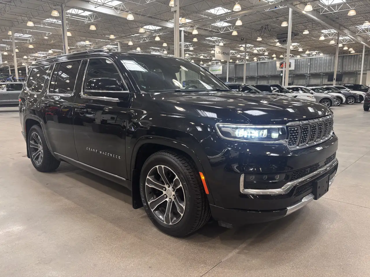 Jeep Grand Wagoneer - Image 2