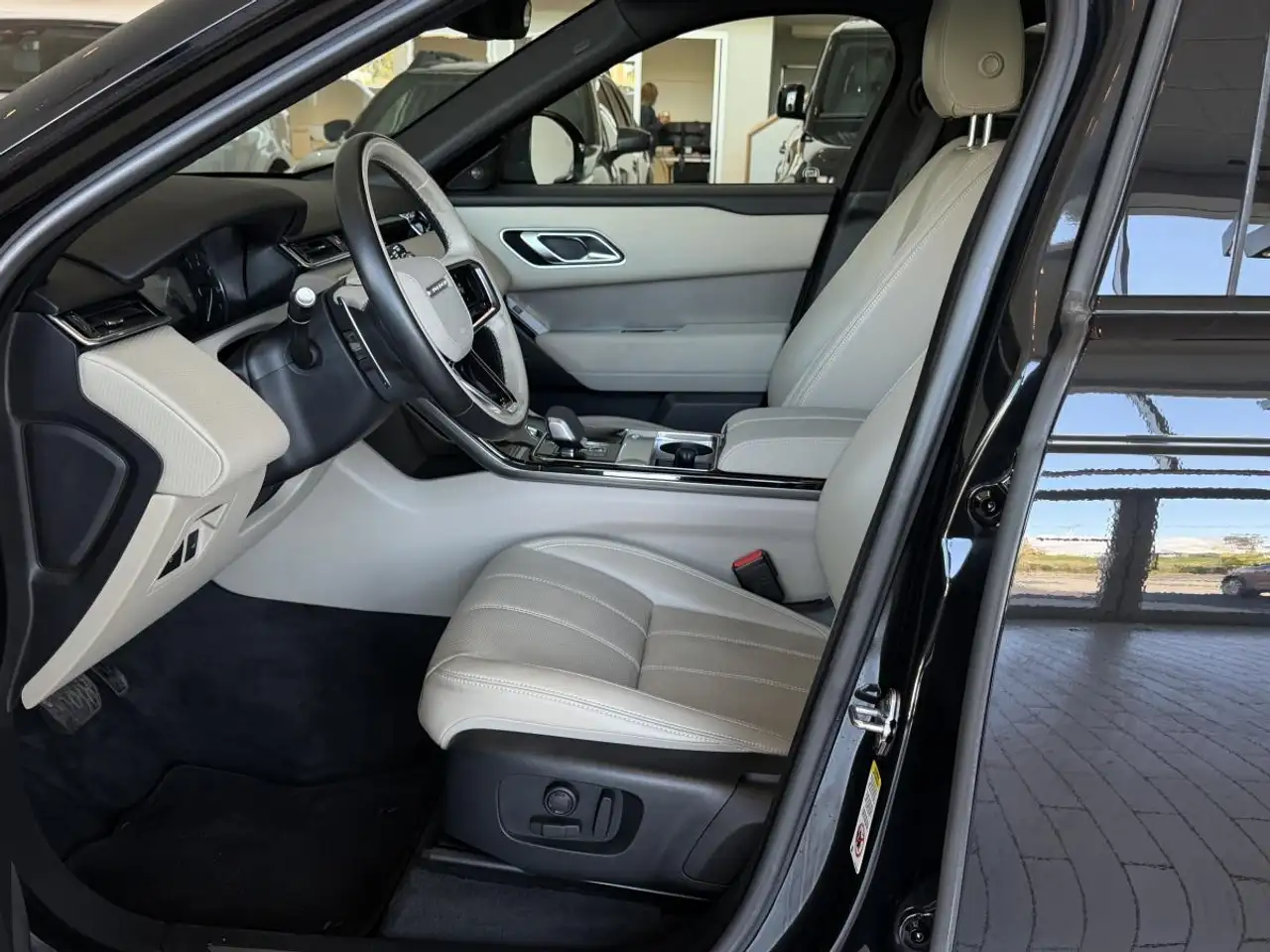 Land Rover Range Rover Velar - Image 7