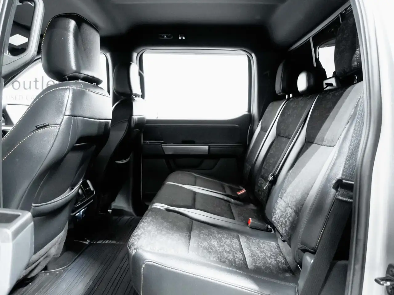 Ford F-150 - Image 17