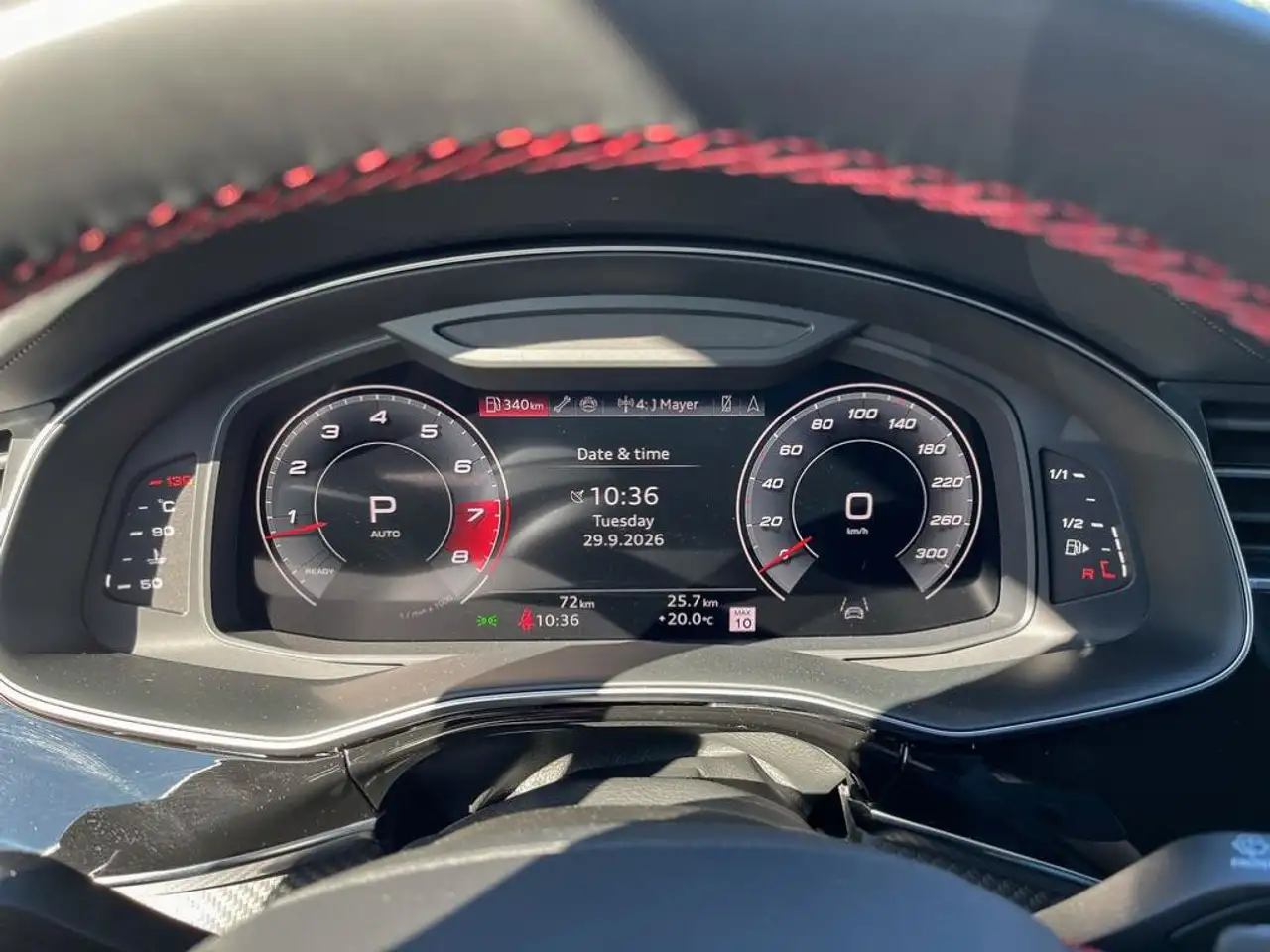 Audi SQ7 - Image 18
