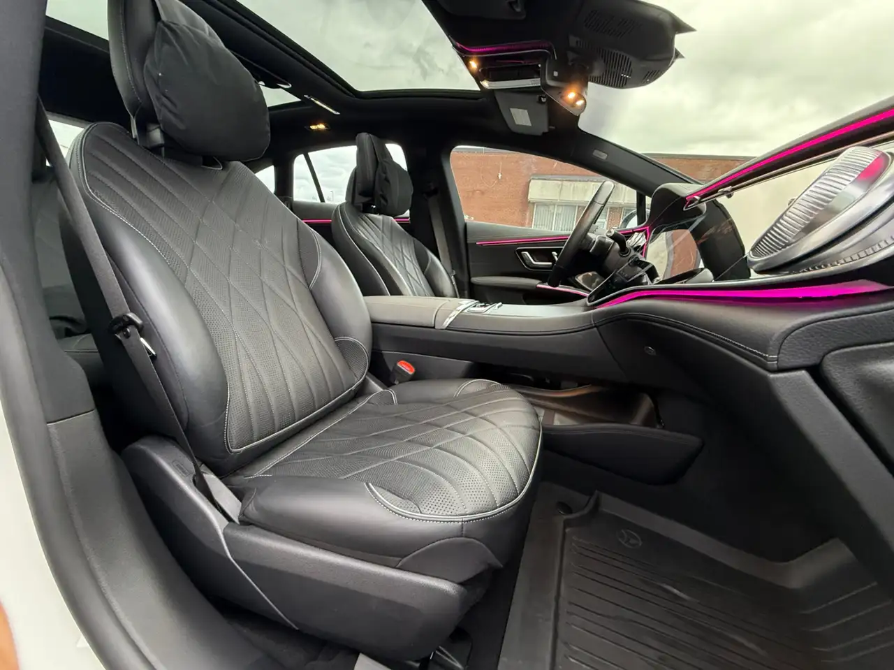 Mercedes-Benz EQS - Image 23