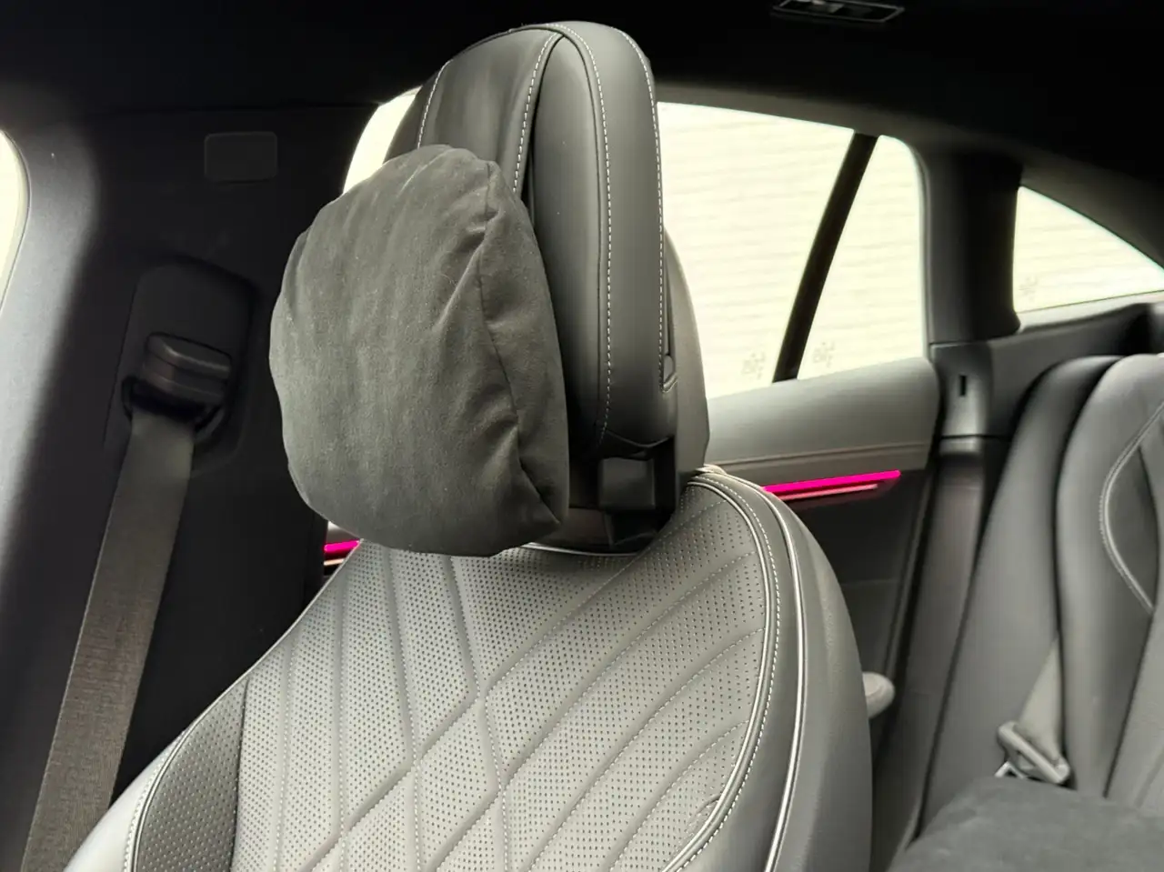 Mercedes-Benz EQS - Image 21