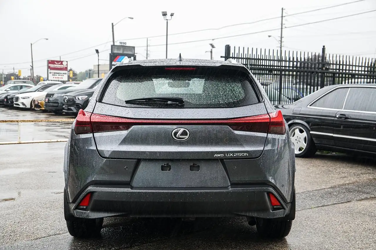 Lexus UX - Image 7