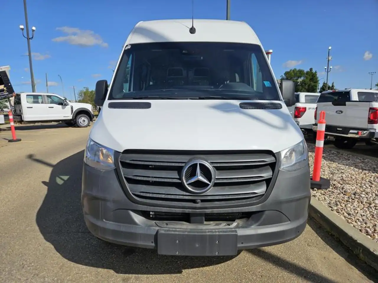 Mercedes-Benz Sprinter - Image 10