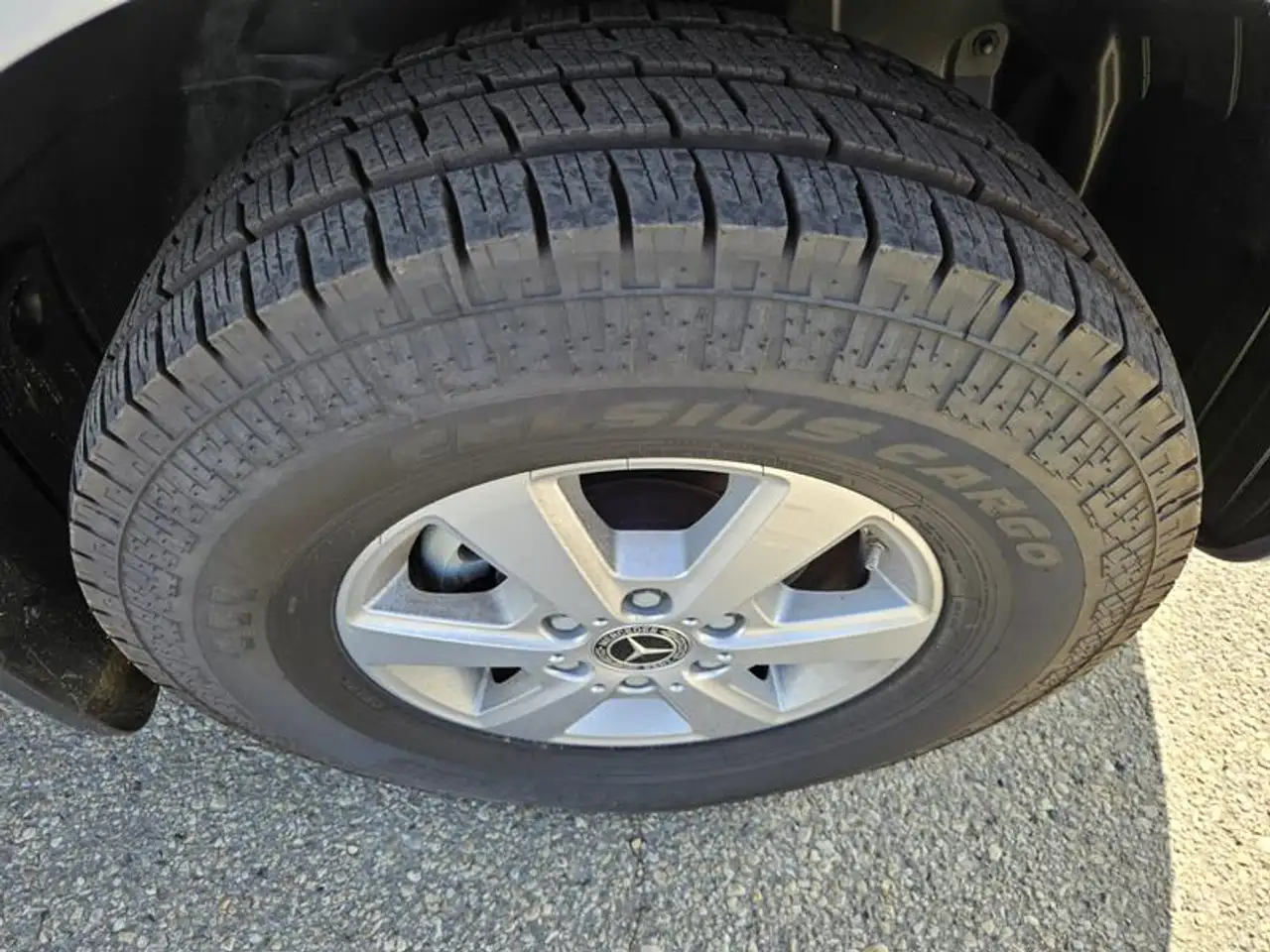 Mercedes-Benz Sprinter - Image 11