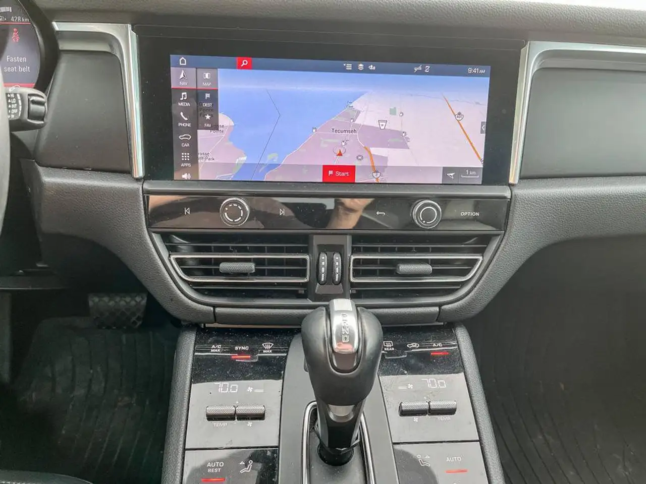 Porsche Macan - Image 22