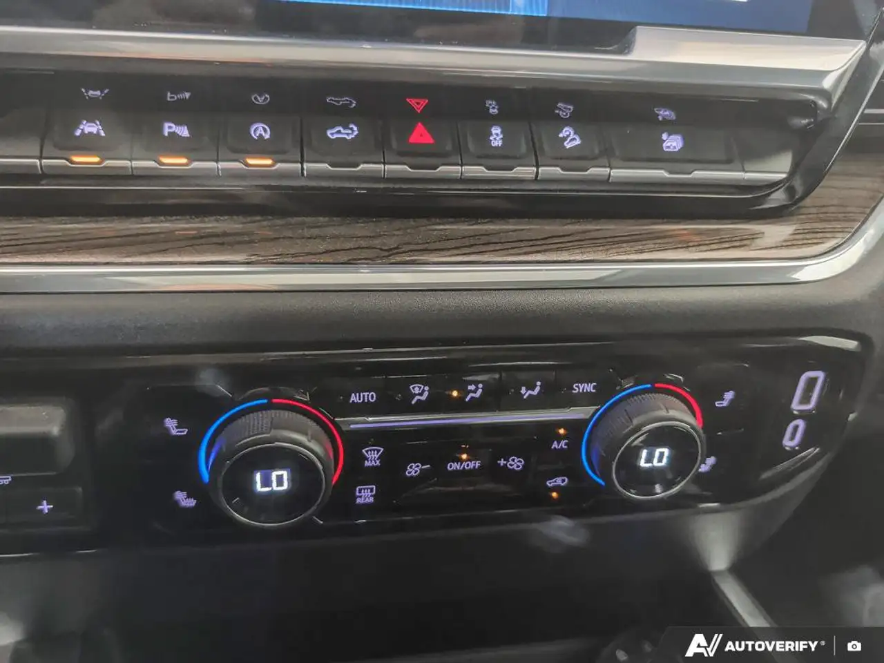 Chevrolet Silverado 1500 - Image 28