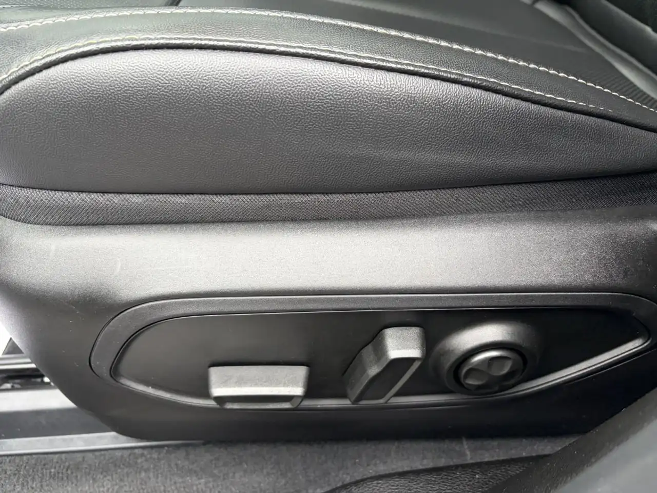 Jeep Grand Cherokee - Image 18