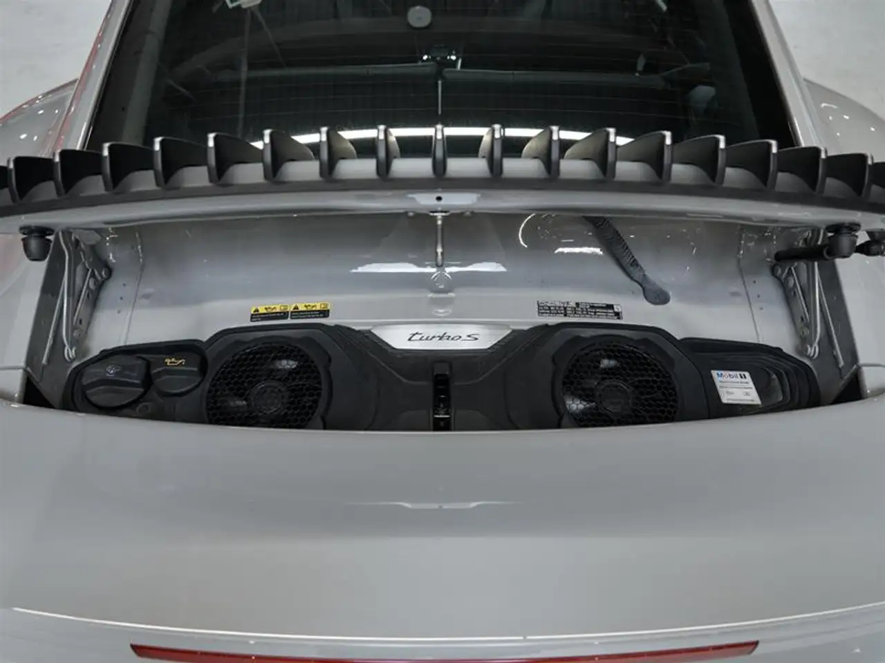 Porsche 911 - Image 16