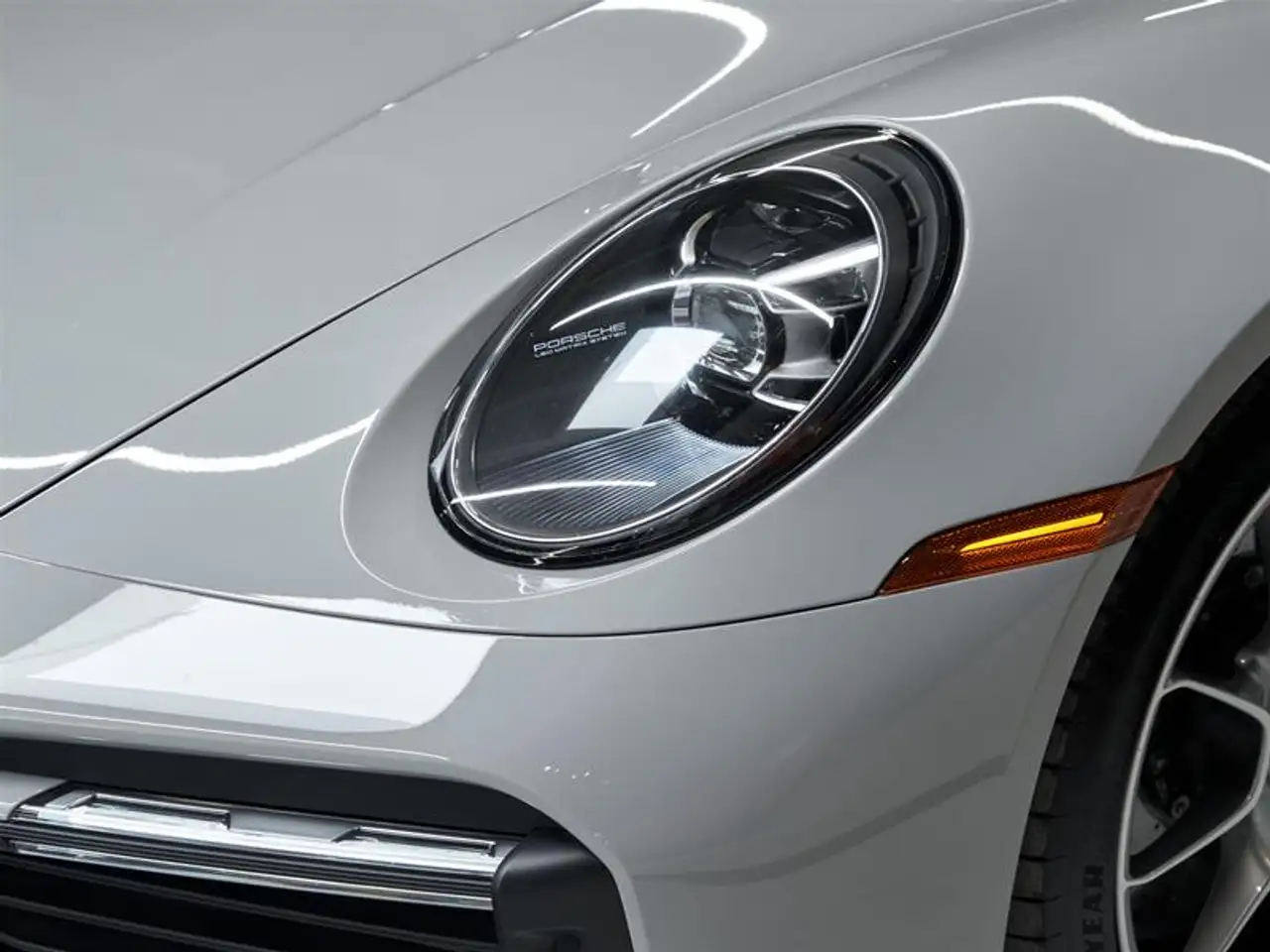Porsche 911 - Image 8