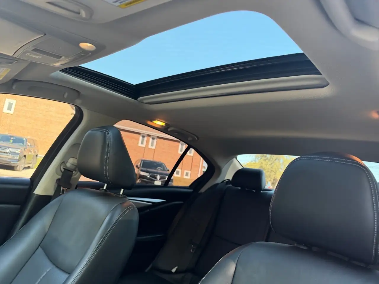 Infiniti Q50 - Image 21