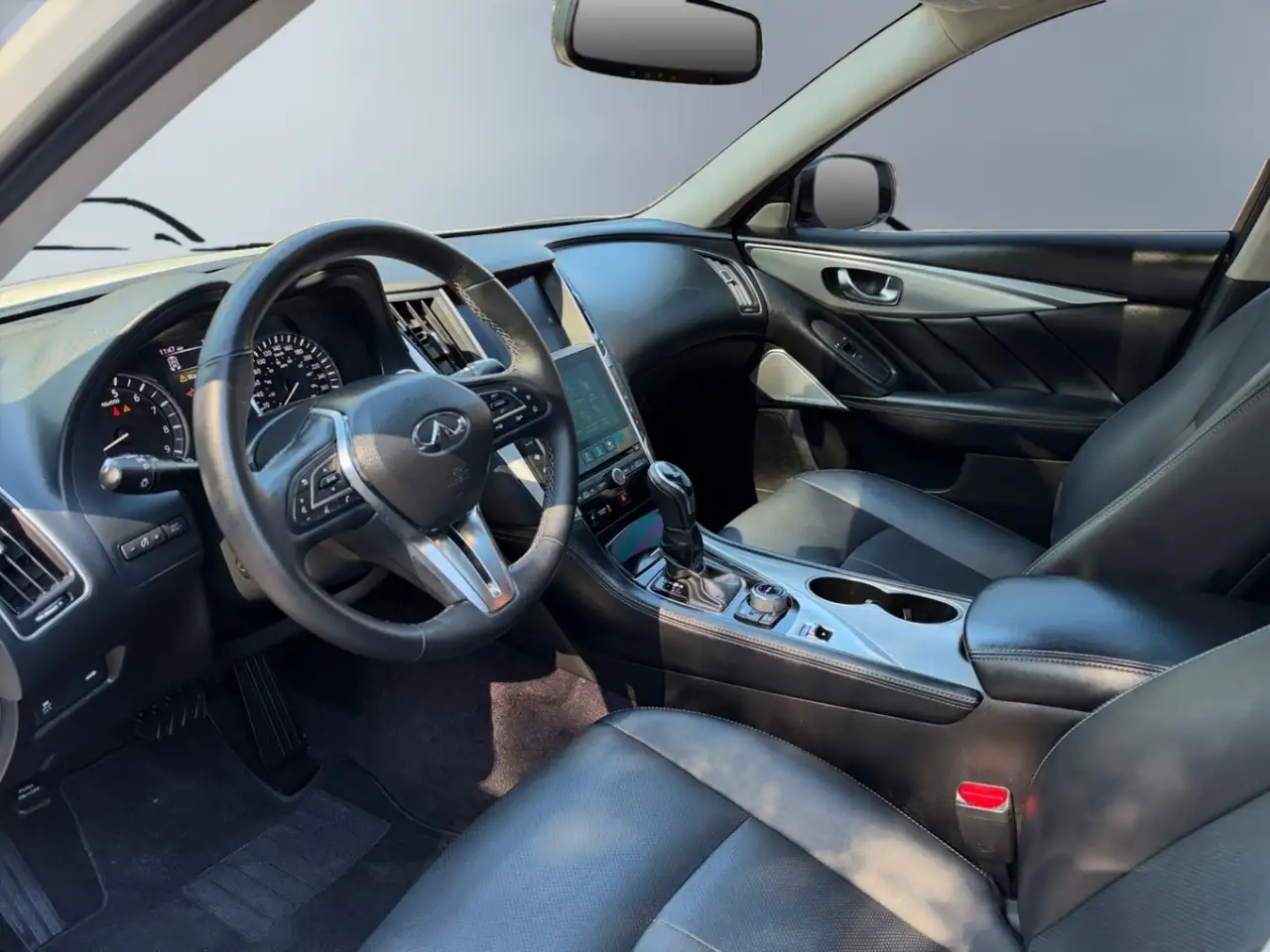 Infiniti Q50 - Image 18