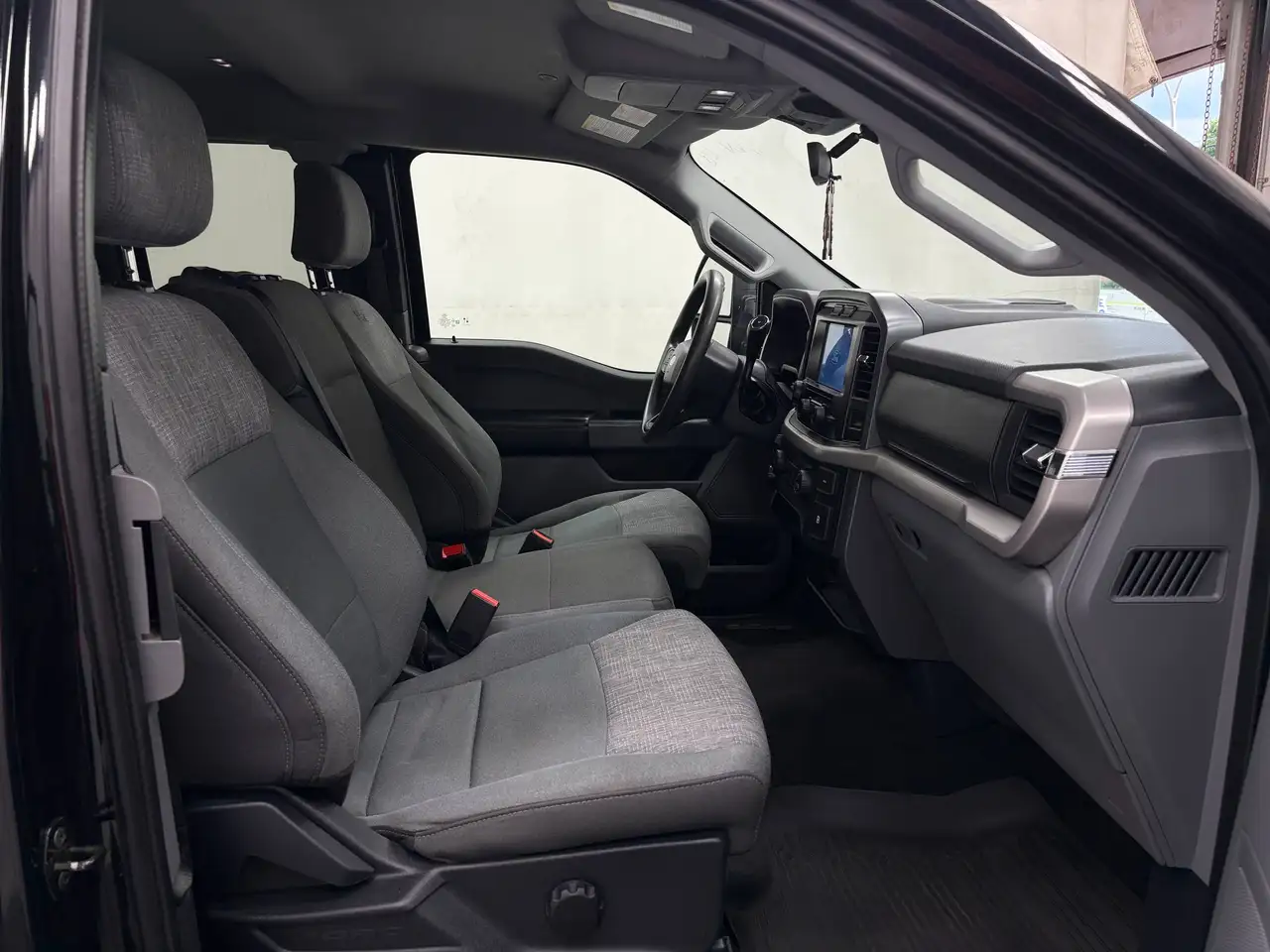 Ford F-150 - Image 29