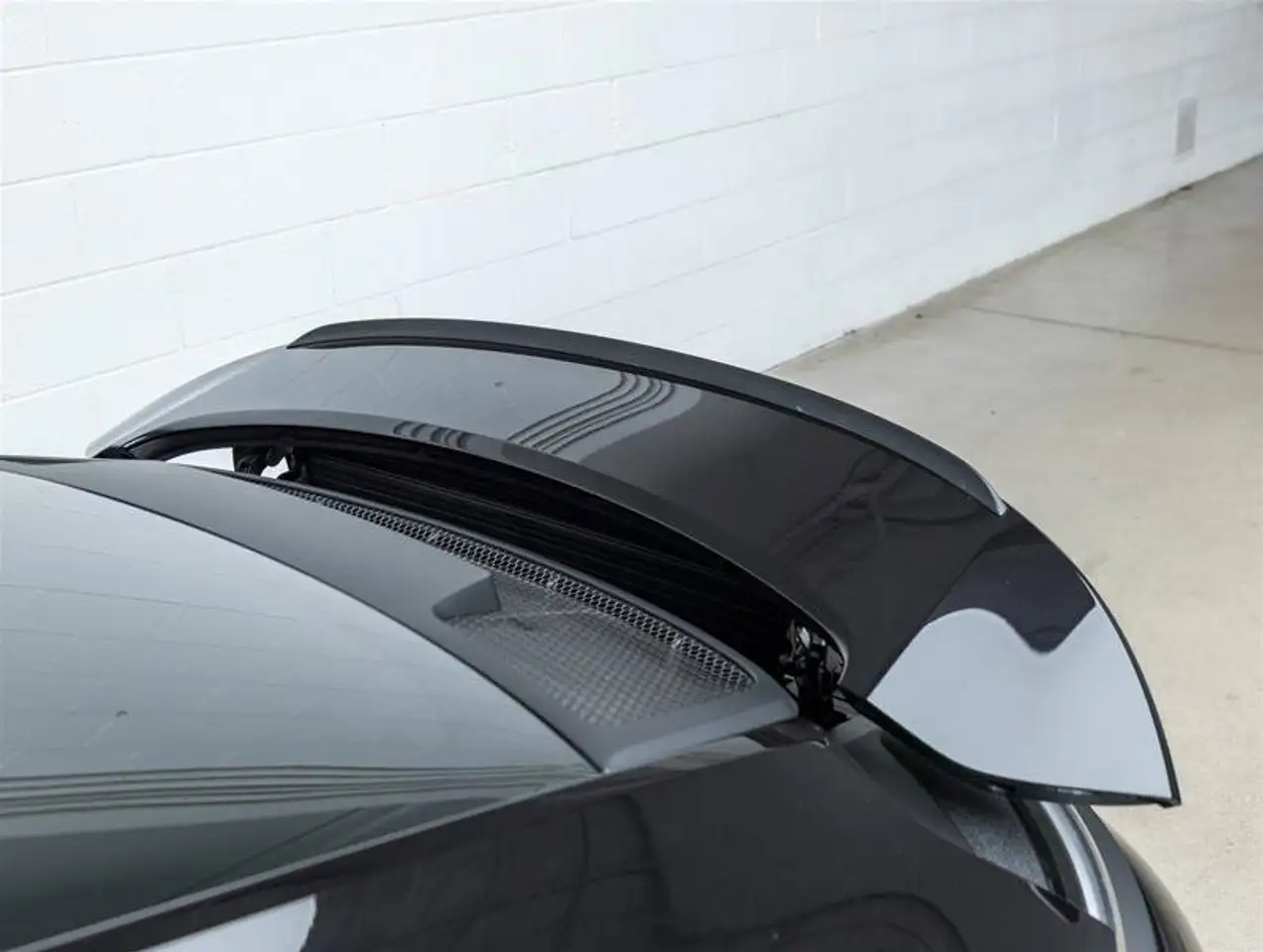 Porsche 911 - Image 16